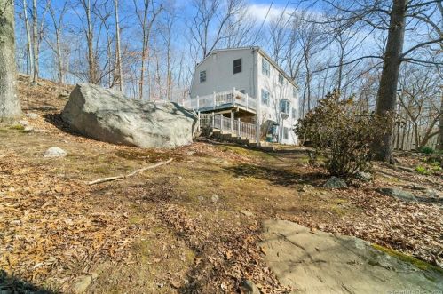 261 Whistle Town Rd, East Lyme CT  06333-1031 exterior