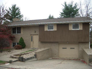 184 Greenwood Dr, Williamstown, WV 26187-8279