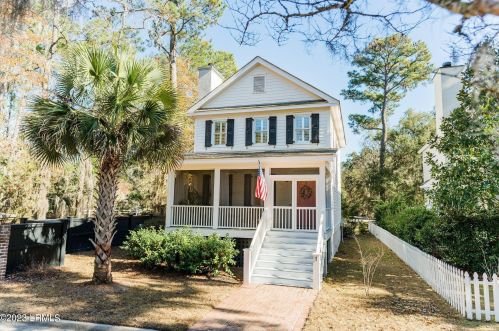 1 Battery Point Ln, Beaufort, SC 29902-5702