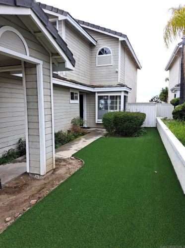 10754 Glendover Ln, San Diego, CA 92126-5924