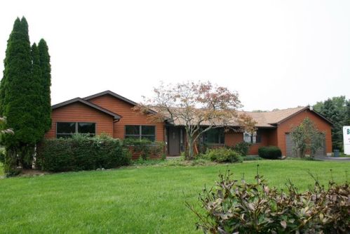 163 Gumm St, Stroudsburg, PA 18360-6916