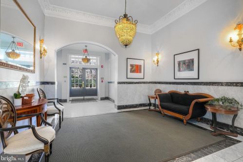 2902 Porter St, Washington, DC 20008-3286
