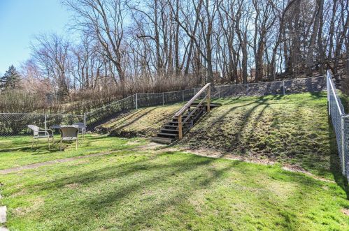 205 Macfarlane Dr, Pittsburgh PA  15235-4213 exterior