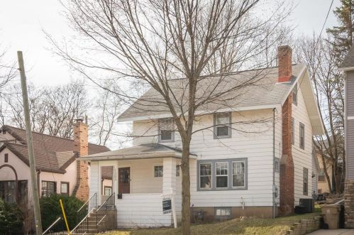 1303 Drake St, Madison, WI 53715-1631