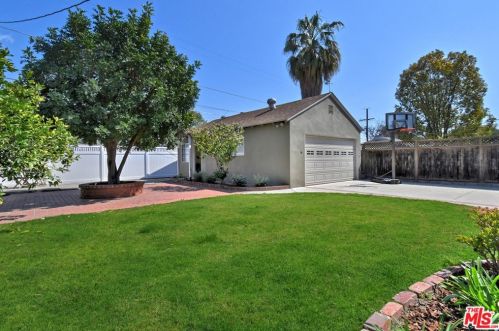 4934 Cartwright Ave, North Hollywood CA  91601-4023 exterior