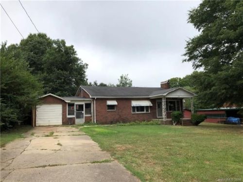 1915 Bristol Rd, Statesville, NC 28677-4911