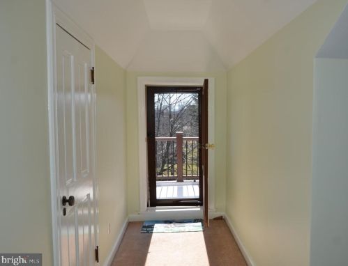 205 Lippincott Ave, Riverton NJ  08077-1309 exterior