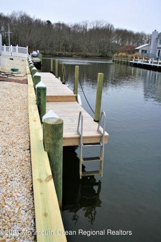 96 Spinnaker Ct, Berkeley Township NJ  08721-1414 exterior