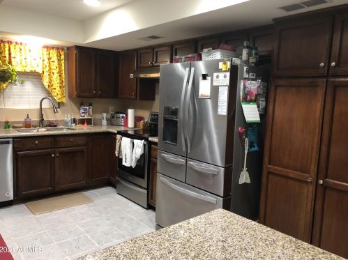 11102 Grove St, Mesa, AZ 85208-3928