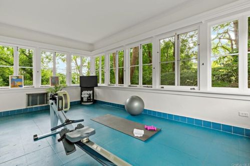 365 Elm Rd, Briarcliff NY  10510-2207 exterior