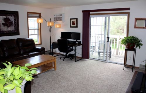 573 Slinger Rd, Slinger, WI 53086-9409
