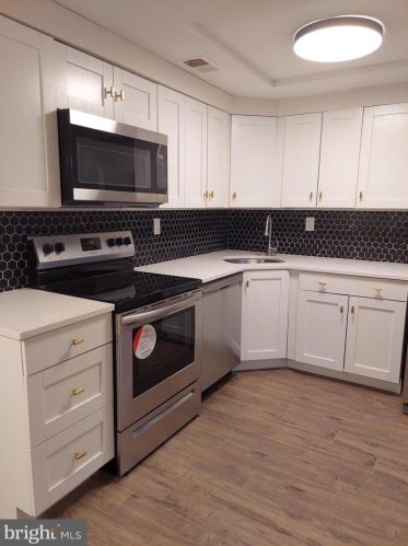 6 Madeley Ct, Erial NJ  08081-2015 exterior