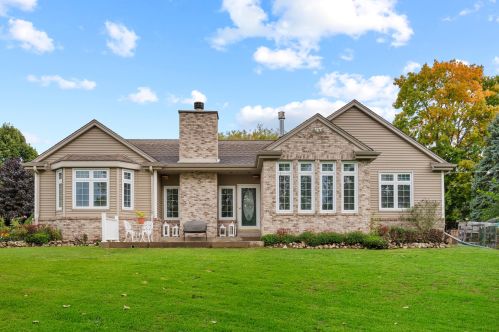 6729 Hickory Rd, West Bend, WI 53090-8948