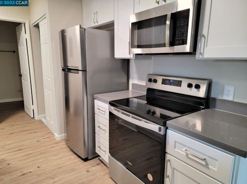6 Lancaster Cir, West Pittsburg, CA 94565-6665