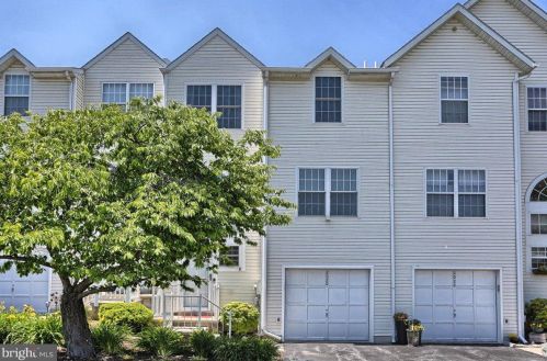 2020 Daybreak Cir, Harrisburg, PA 17110-9294