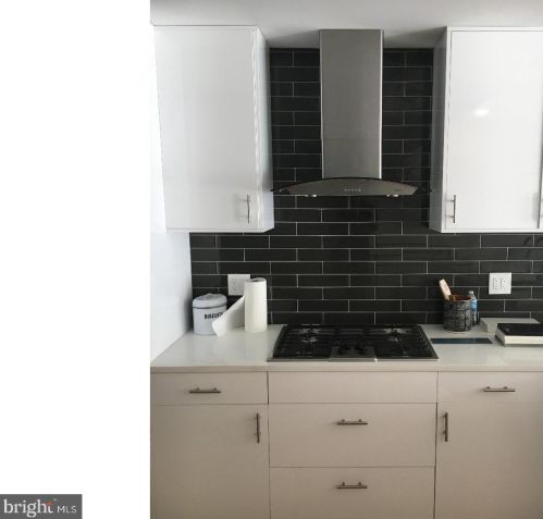 1008 17th St, Philadelphia, PA 19146-1902