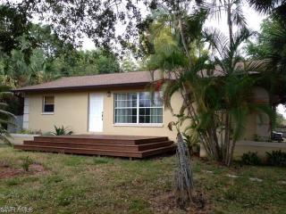 2648 Linwood Ave, Naples FL  34112-4784 exterior