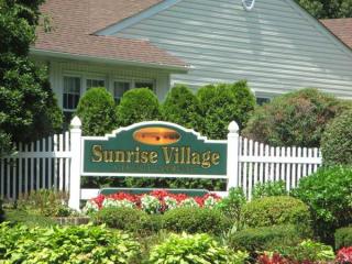 129 Revere Dr, Sayville, NY 11782-1361