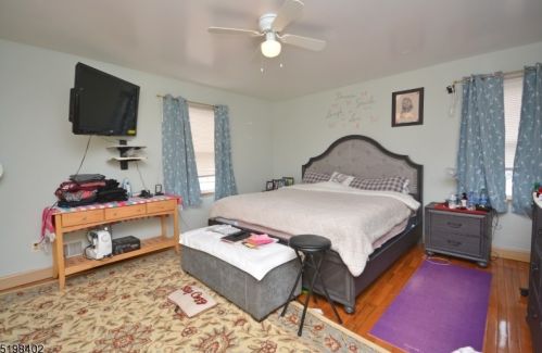 812 Kennedy Blvd, Manville NJ  08835-2148 exterior