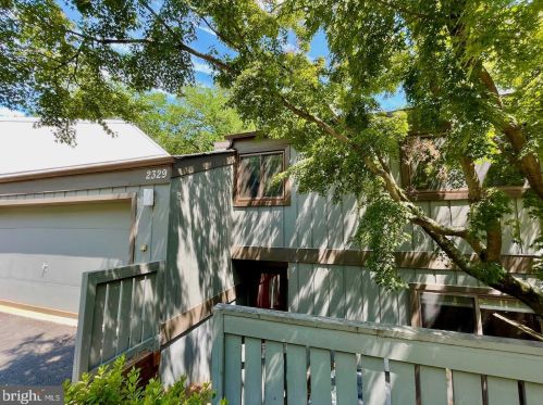 2329 Glade Bank Way, Herndon, VA 20191-2711