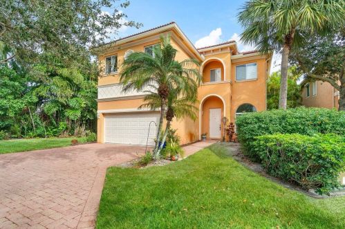 125 Two Pine Dr, West Palm Beach, FL 33413-2500
