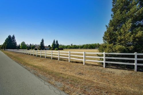 5890 Yuste Ln, Hollister CA  95023-9538 exterior