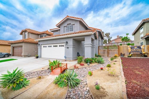 1210 Via Angelica, Vista, CA 92081-6362