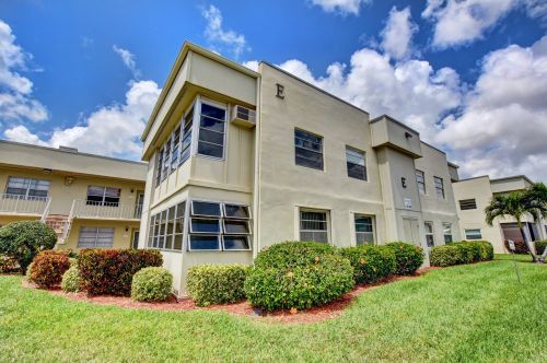 219 Burgundy, Delray Beach, FL 33484-5456