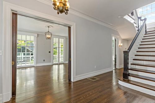 44 Greenridge Ave, White Plains NY  10605-1622 exterior