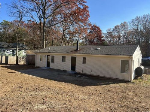 559 Canal Rd, Mount Sinai NY  11766-3304 exterior