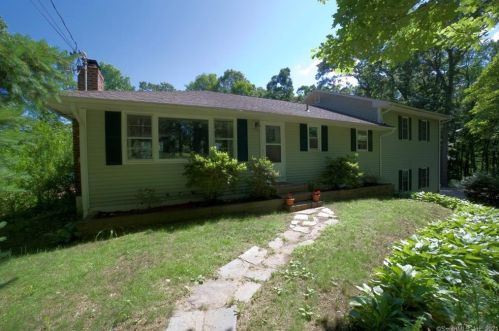 177 Cedar Ln, Beacon Falls, CT 06403-1215