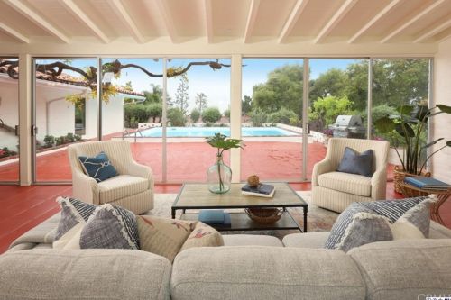 2436 Rockdell St, Glendale, CA 91214-2218