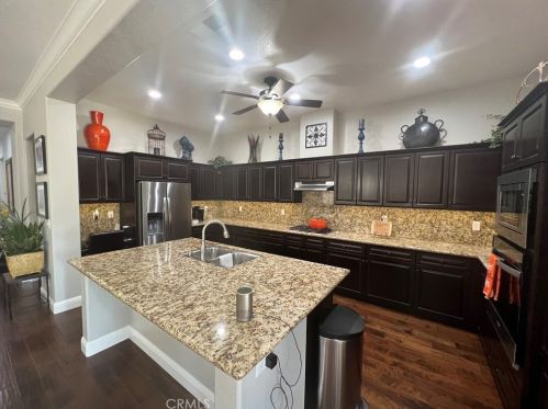 2363 Pinehurst Ave, Fresno CA  93730-5950 exterior