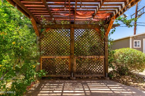 6520 20 Ave, Phoenix AZ 85041-7702 exterior