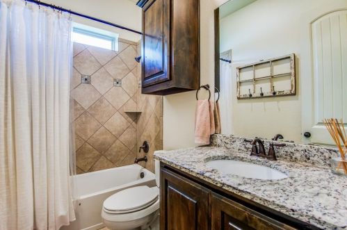 5512 Rosena Trl, Lewisville TX  75028-4328 exterior