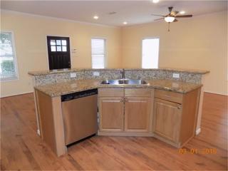 729 Ashland St, Houston TX  77007-1424 exterior