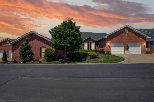 21 Thomas Pointe Dr, Newport, KY 41075-4036
