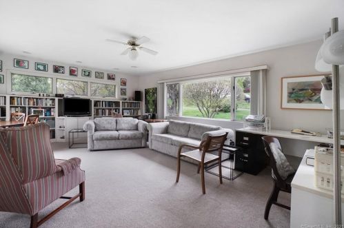 27 Green Hill Rd, North Haven CT  06473-2139 exterior