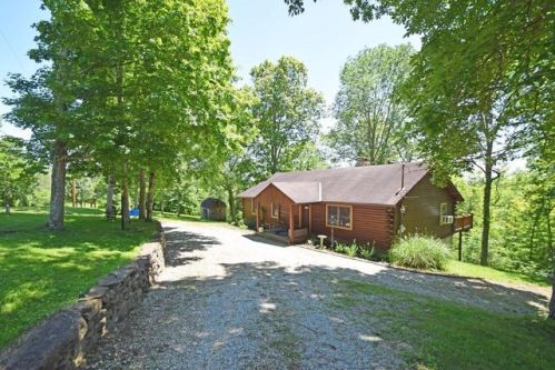 302 Haw Tree Rd, Felicity, OH 45120-8906