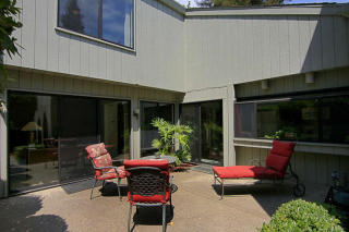 502 Elmhurst Cir, Sacramento CA  95825-6660 exterior
