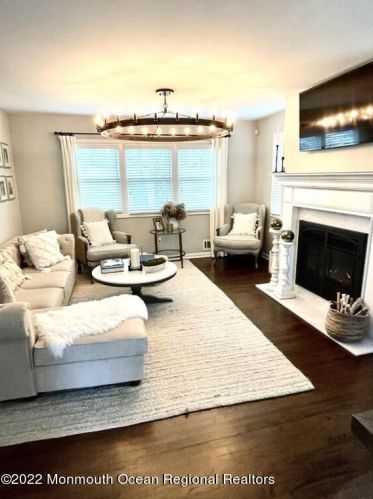 1250 Front St, Lincroft, NJ 07738-1243