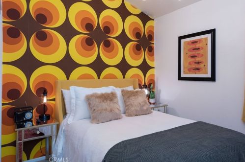 3670 Mesquite Ave, Palm Springs CA  92264-3400 exterior