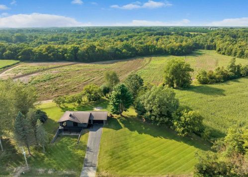3924 Robin Ln, Green Bay, WI 54313-4602
