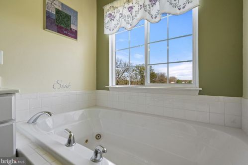 14238 Hunters Run Way, Gainesville VA  20155-4408 exterior