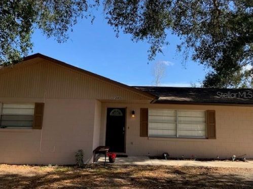 37240 Beach Dr, Umatilla, FL 32784-8334