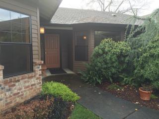 911 51st St, Vancouver WA  98663-1675 exterior