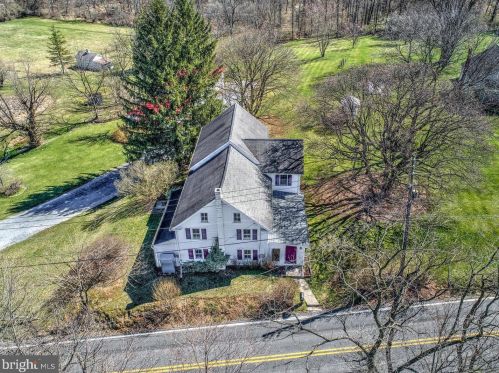 210 Hoernerstown Rd, Hummelstown PA  17036-9503 exterior