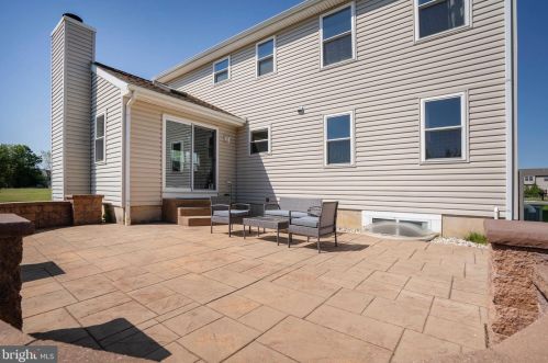 1 Glacier Ct, Bear DE  19701-1779 exterior