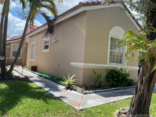 4621 152nd Ter, Hollywood, FL 33027-3632