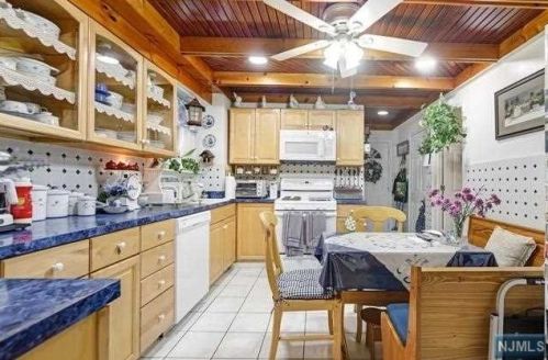 6412 Grand Ave, North Bergen, NJ 07047-8501